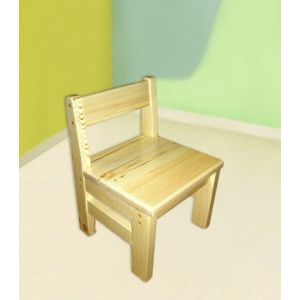 Дитячий стілець із сосни