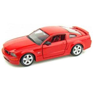 Автомодель 1:24 2005 Ford Mustang GT Coupe