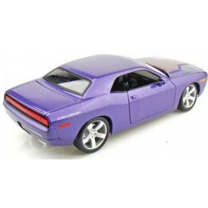 Автомодель 1:18 2006 Dodge Challenger Concept