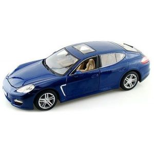 Автомодель 1:18 Porsche Panamera Turbo