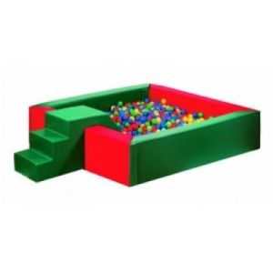 Сухий басейн з гіркою